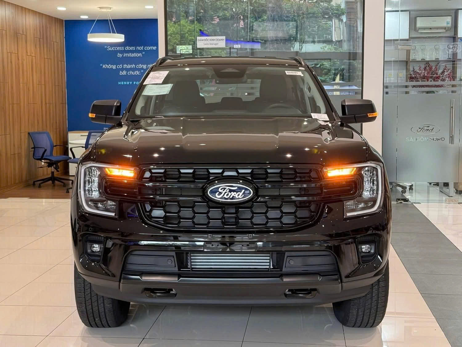 Đầu Xe Everest 2026 Đen