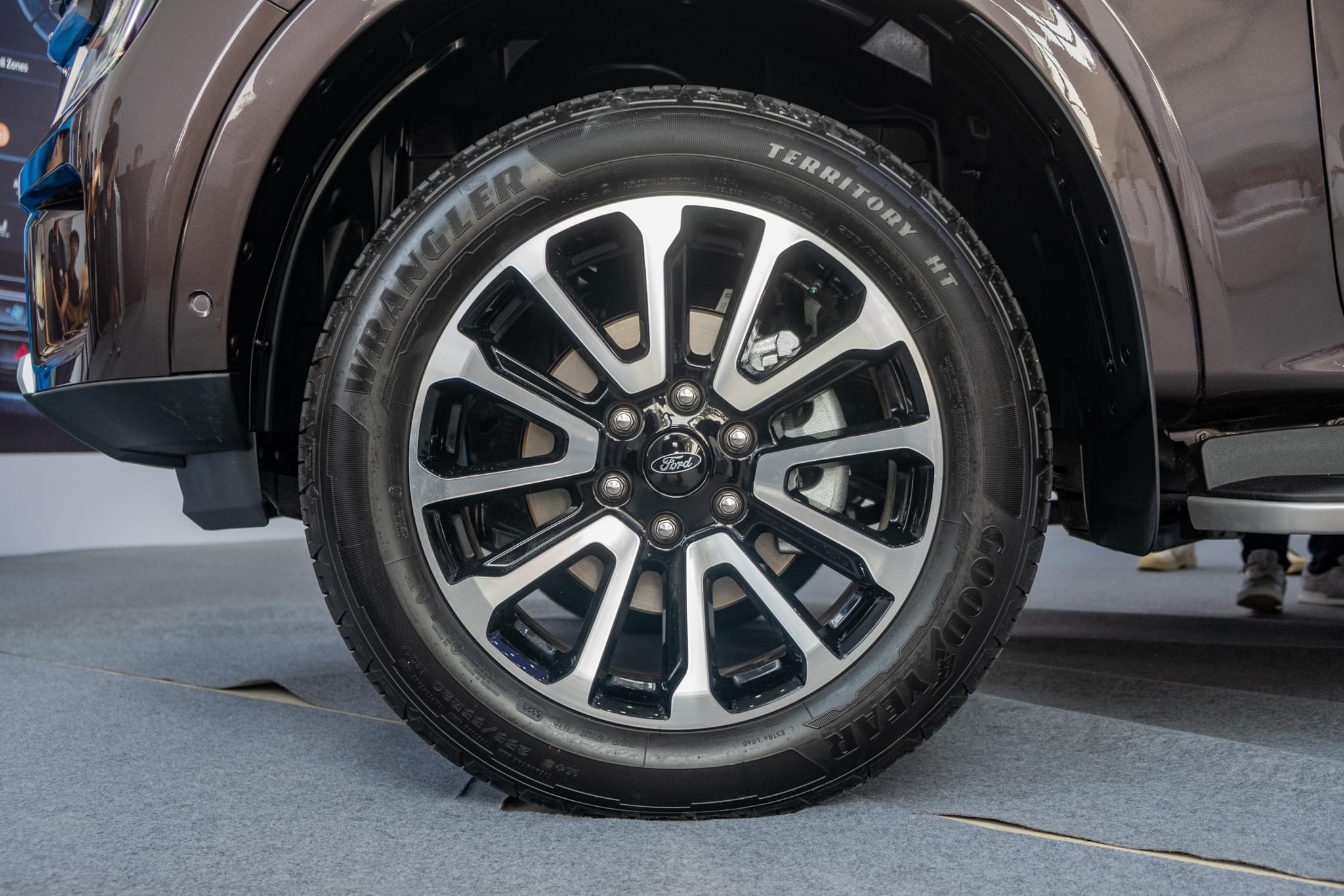 lazang-everest-platinum