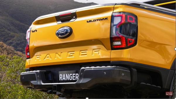 Bậc lên xuống thùng sau 