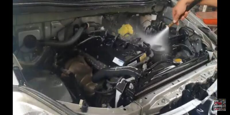 Xịt Rửa Khoang Động Cơ 