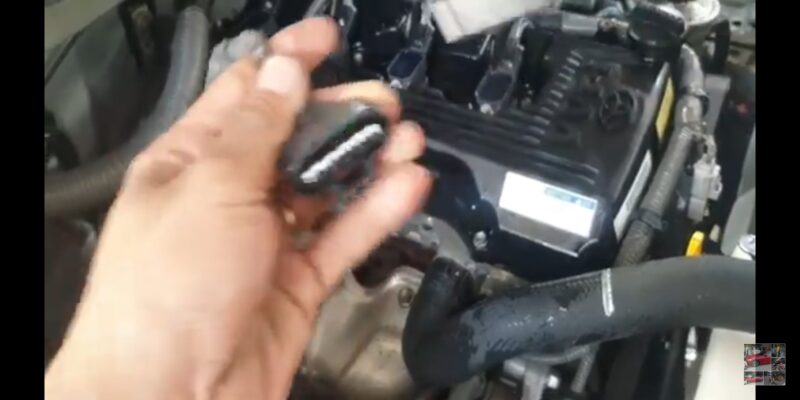 Vệ Sinh Khoang Máy Ô tô